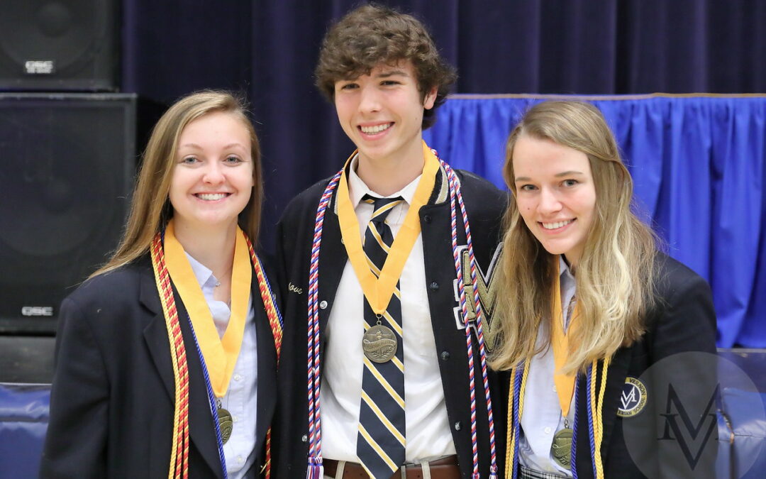 Students Recognized in Upper School Honors Assembly